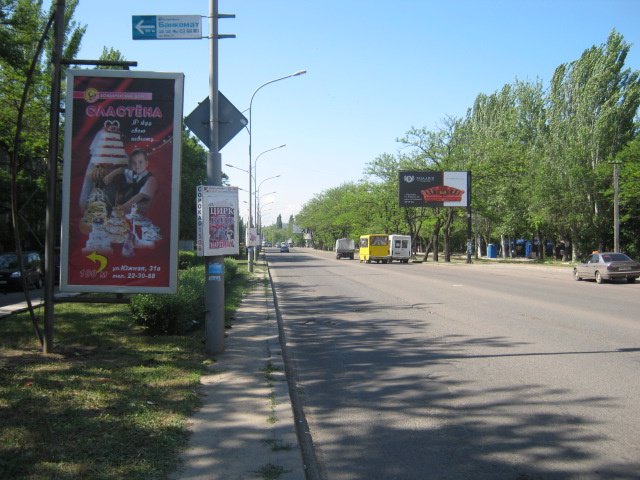 `Ситилайт №100832 в городе Николаев (Николаевская область), размещение наружной рекламы, IDMedia-аренда по самым низким ценам!`