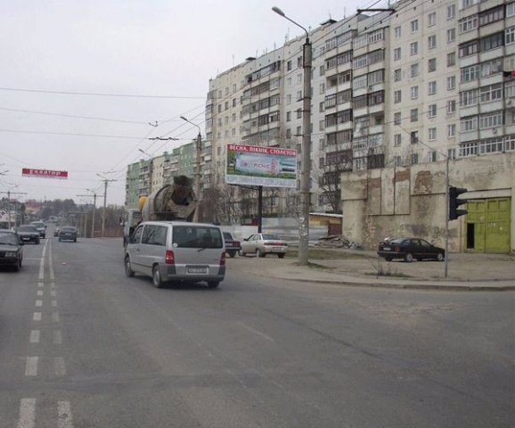 `Билборд №102344 в городе Черновцы (Черновицкая область), размещение наружной рекламы, IDMedia-аренда по самым низким ценам!`