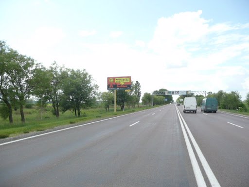 `Билборд №105009 в городе Киев трасса (Киевская область), размещение наружной рекламы, IDMedia-аренда по самым низким ценам!`