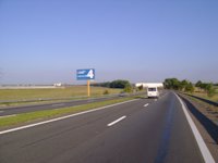 Білборд у місті Київська область траса #105044 за адресою с. Калинівка, траса М-01 "Київ-Чернігів-Нові Яриловичі", км 34+100 ліво, об'їзд м. Бровари, за 350м до Бауміт-Україна, за 700м до повороту на вул. Броварська та Рабен Україна Білборд №105044 в місті Київська область траса (Київська область), розміщення зовнішнішньої реклами, IDMedia-оренда найнижчі ціни!