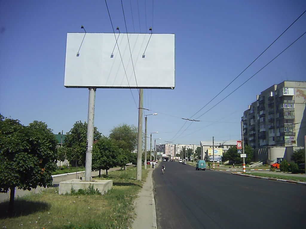 Білборд формат 3x6 №106607 в городе Кропивницький (Кіровоградська область) Білборд №106607 в місті Кропивницький (Кіровоградська область), розміщення зовнішнішньої реклами, IDMedia-оренда найнижчі ціни!