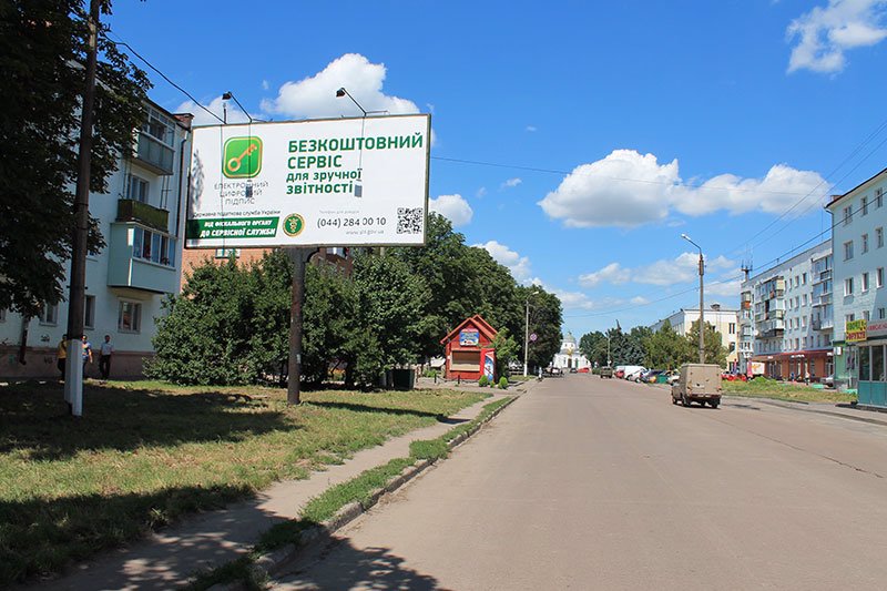 Білборд №107549 в місті Прилуки (Чернігівська область), розміщення зовнішнішньої реклами, IDMedia-оренда найнижчі ціни!