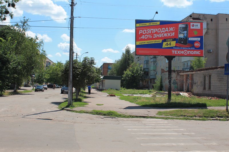 Білборд №107572 в місті Прилуки (Чернігівська область), розміщення зовнішнішньої реклами, IDMedia-оренда найнижчі ціни!