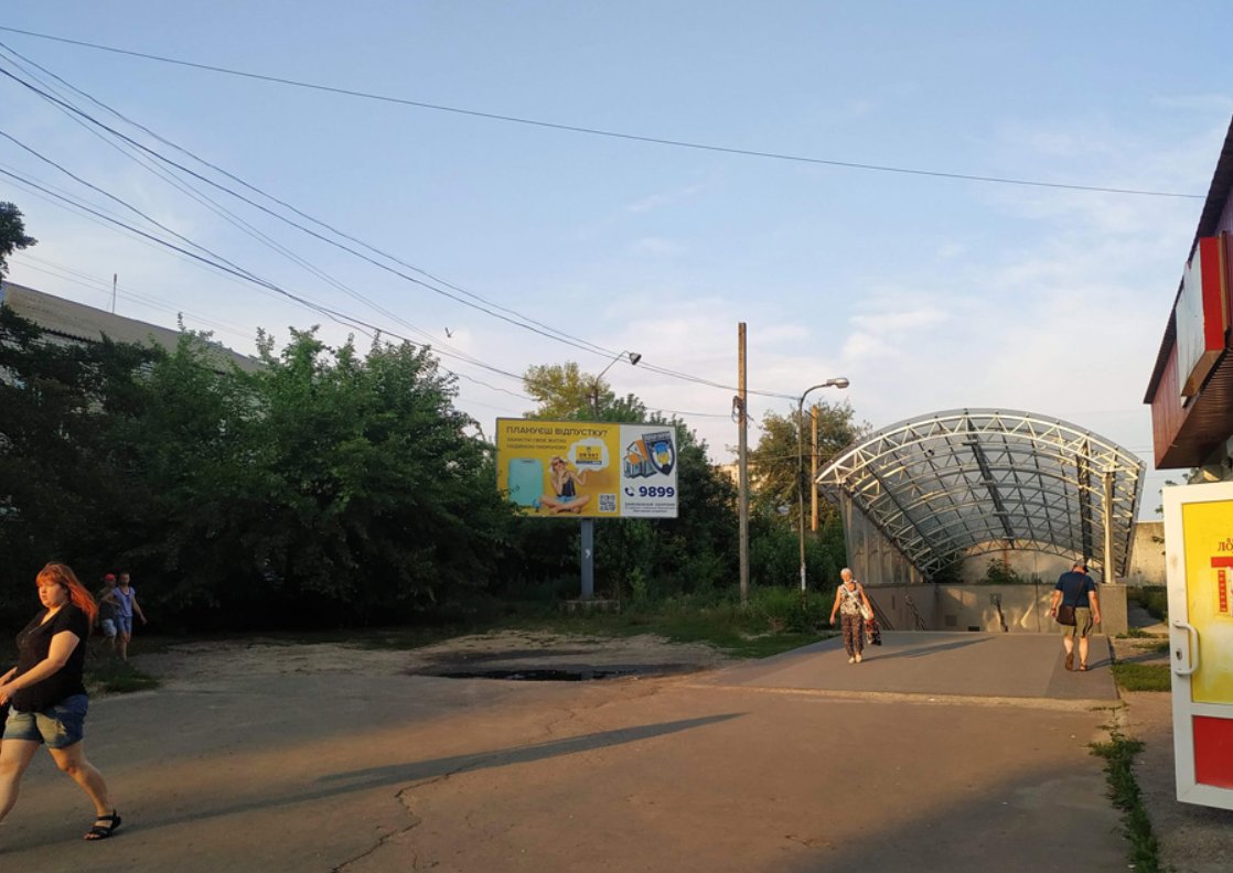 `Билборд №107653 в городе Чернигов (Черниговская область), размещение наружной рекламы, IDMedia-аренда по самым низким ценам!`