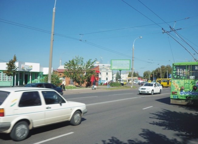 `Билборд №11667 в городе Ровно (Ровенская область), размещение наружной рекламы, IDMedia-аренда по самым низким ценам!`
