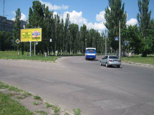 `Билборд №121521 в городе Черкассы (Черкасская область), размещение наружной рекламы, IDMedia-аренда по самым низким ценам!`