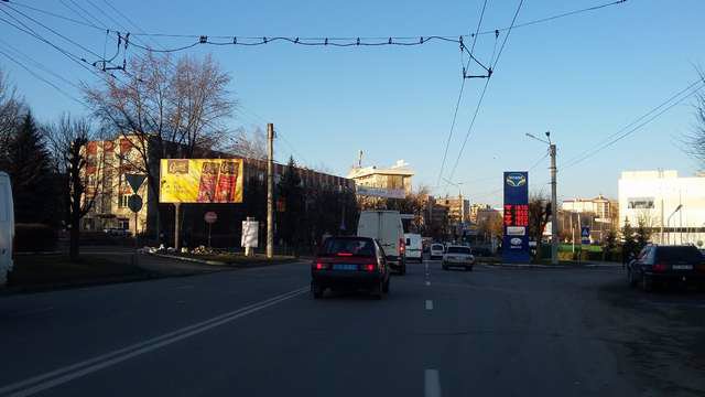 Білборд №121550 в місті Чернівці (Чернівецька область), розміщення зовнішнішньої реклами, IDMedia-оренда найнижчі ціни!