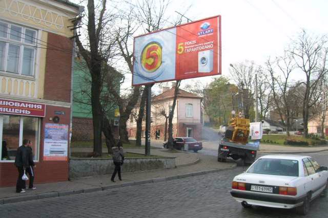 Білборд №121555 в місті Чернівці (Чернівецька область), розміщення зовнішнішньої реклами, IDMedia-оренда найнижчі ціни!