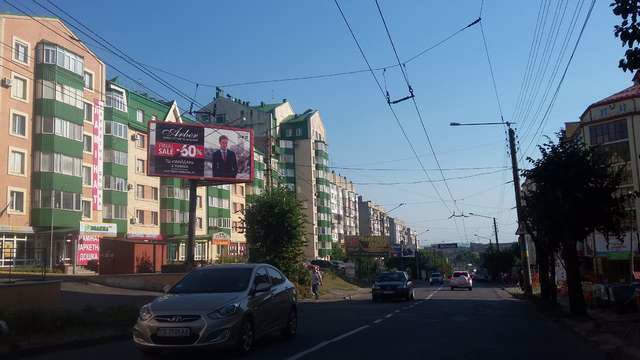 Білборд №121556 в місті Чернівці (Чернівецька область), розміщення зовнішнішньої реклами, IDMedia-оренда найнижчі ціни!