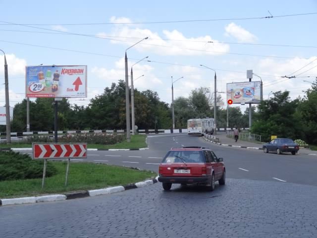Билборд формат Щит 3x6 №129015 в городе Черновцы (Черновицкая область) `Билборд №129015 в городе Черновцы (Черновицкая область), размещение наружной рекламы, IDMedia-аренда по самым низким ценам!`
