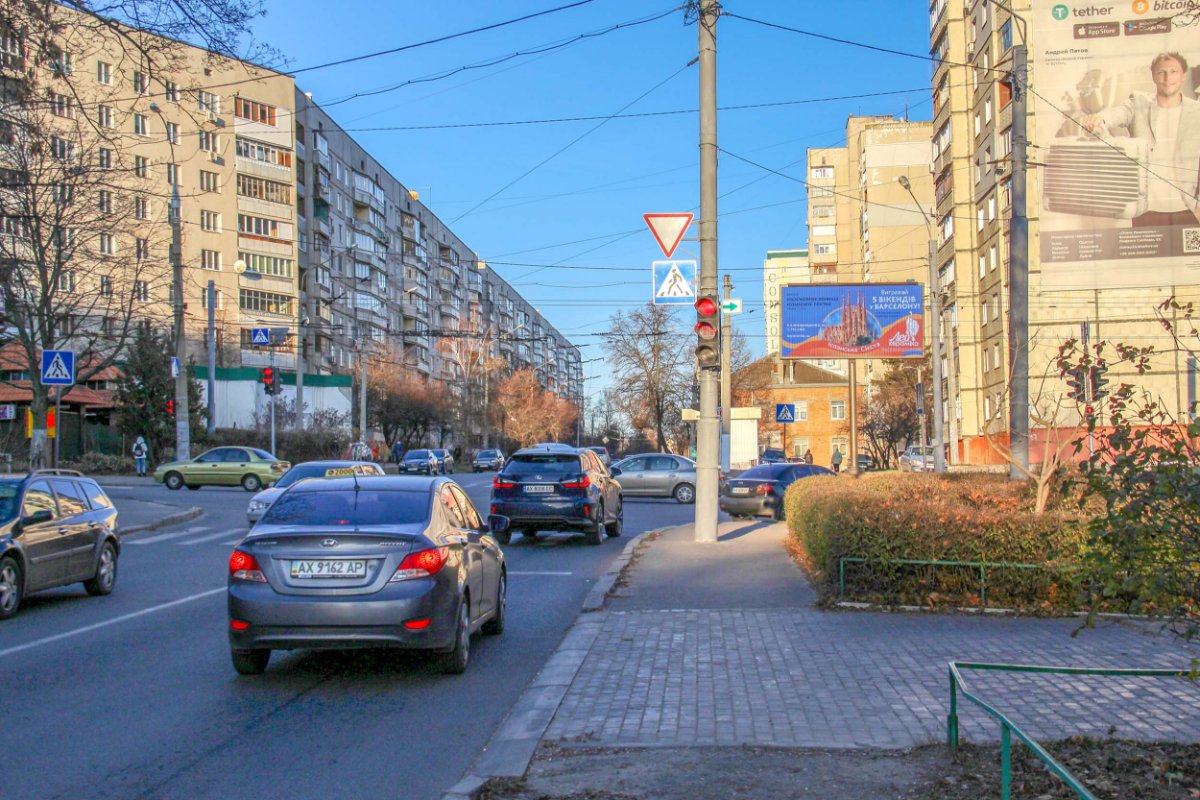 `Билборд №135945 в городе Харьков (Харьковская область), размещение наружной рекламы, IDMedia-аренда по самым низким ценам!`