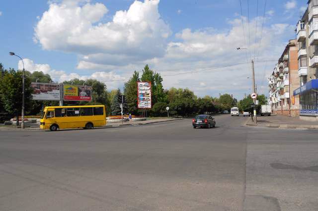 `Билборд №139483 в городе Ровно (Ровенская область), размещение наружной рекламы, IDMedia-аренда по самым низким ценам!`