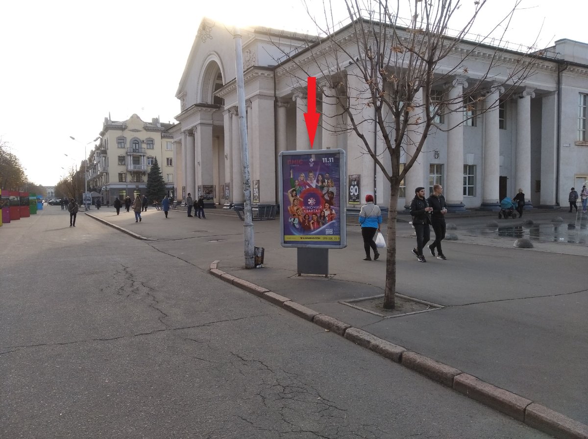 Сітілайт №140095 в місті Кривий Ріг (Дніпропетровська область), розміщення зовнішнішньої реклами, IDMedia-оренда найнижчі ціни!