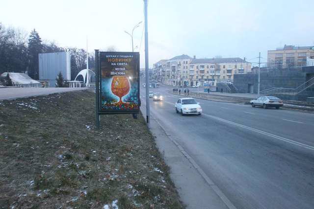 Сітілайт №141142 в місті Вінниця (Вінницька область), розміщення зовнішнішньої реклами, IDMedia-оренда найнижчі ціни!