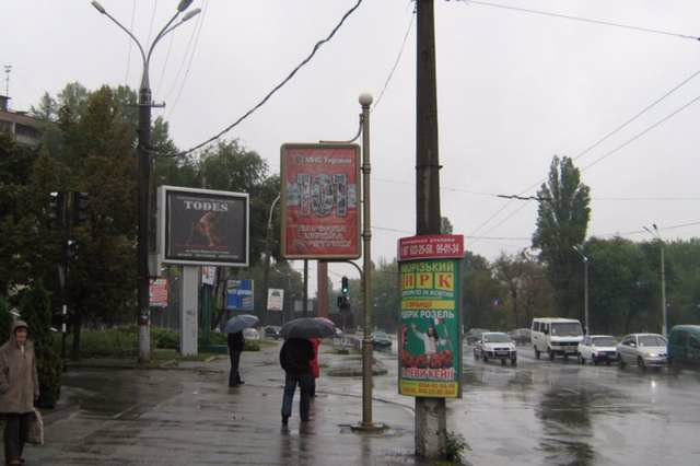 Сітілайт №141663 в місті Кривий Ріг (Дніпропетровська область), розміщення зовнішнішньої реклами, IDMedia-оренда найнижчі ціни!