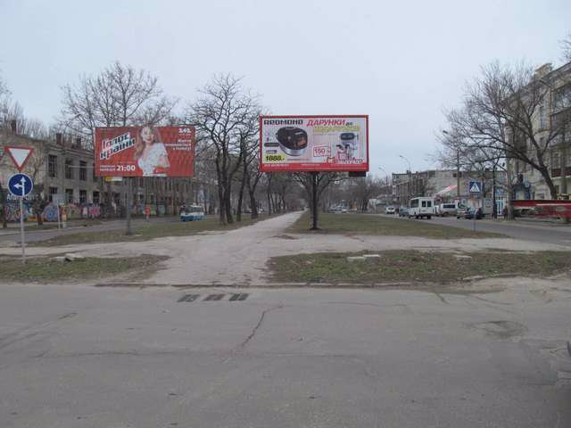 Билборд формат Призма 3x6 №144962 в городе Николаев (Николаевская область) `Билборд №144962 в городе Николаев (Николаевская область), размещение наружной рекламы, IDMedia-аренда по самым низким ценам!`