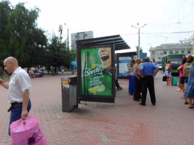 Зупинка №145179 в місті Одеса (Одеська область), розміщення зовнішнішньої реклами, IDMedia-оренда найнижчі ціни!