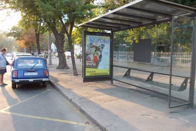 Зупинка №145711 в місті Одеса (Одеська область), розміщення зовнішнішньої реклами, IDMedia-оренда найнижчі ціни!