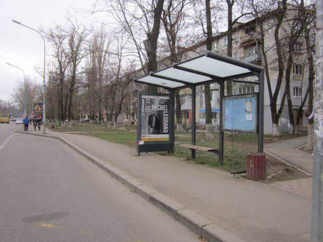 `Остановка №145718 в городе Одесса (Одесская область), размещение наружной рекламы, IDMedia-аренда по самым низким ценам!`