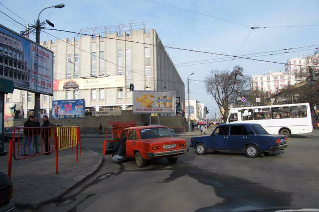 `Билборд №145732 в городе Одесса (Одесская область), размещение наружной рекламы, IDMedia-аренда по самым низким ценам!`