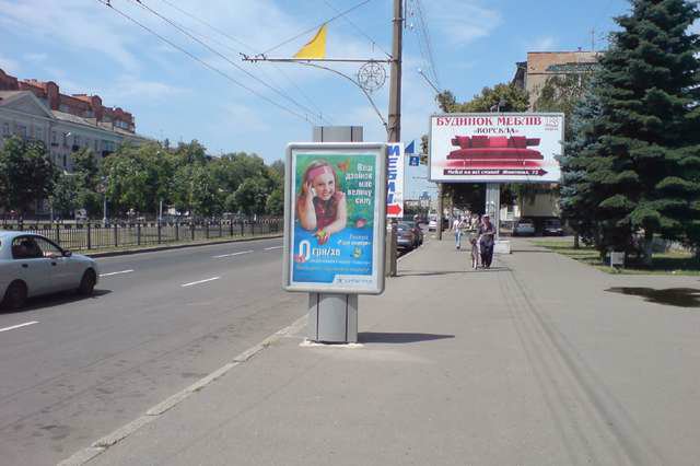 `Ситилайт №145944 в городе Полтава (Полтавская область), размещение наружной рекламы, IDMedia-аренда по самым низким ценам!`