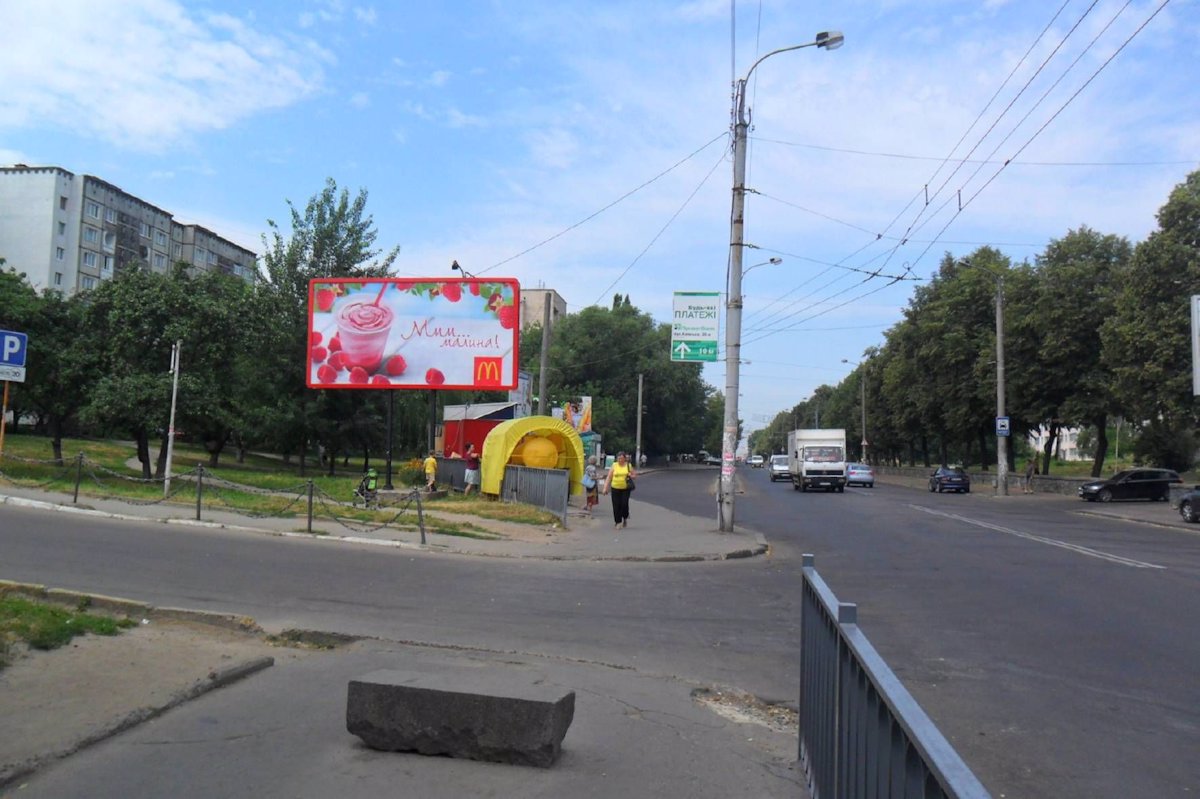 `Билборд №145985 в городе Ровно (Ровенская область), размещение наружной рекламы, IDMedia-аренда по самым низким ценам!`