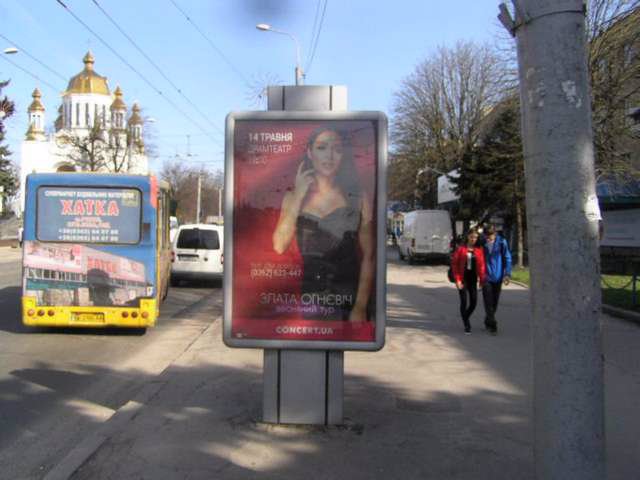 `Ситилайт №146041 в городе Ровно (Ровенская область), размещение наружной рекламы, IDMedia-аренда по самым низким ценам!`