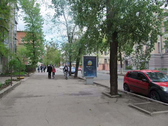 `Ситилайт №147099 в городе Харьков (Харьковская область), размещение наружной рекламы, IDMedia-аренда по самым низким ценам!`