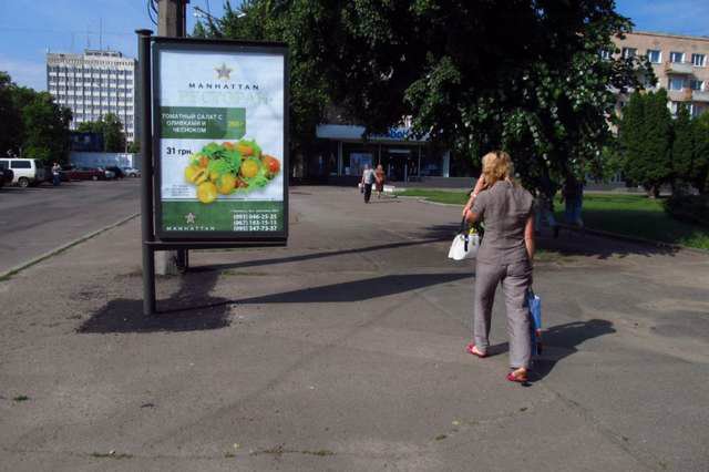 `Ситилайт №147236 в городе Черкассы (Черкасская область), размещение наружной рекламы, IDMedia-аренда по самым низким ценам!`