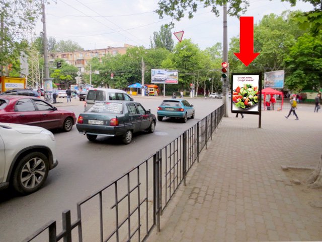 `Ситилайт №152924 в городе Одесса (Одесская область), размещение наружной рекламы, IDMedia-аренда по самым низким ценам!`