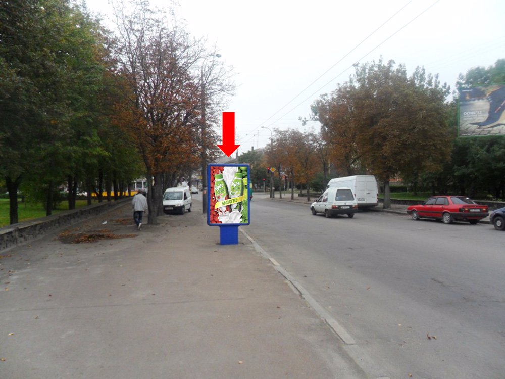 `Ситилайт №153879 в городе Ровно (Ровенская область), размещение наружной рекламы, IDMedia-аренда по самым низким ценам!`