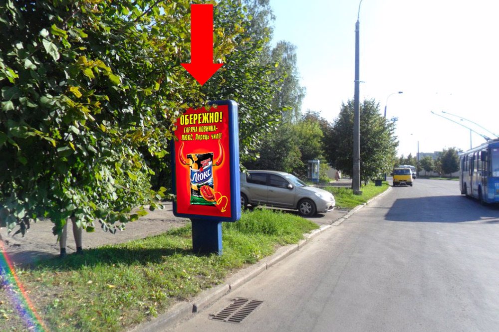 `Ситилайт №153883 в городе Ровно (Ровенская область), размещение наружной рекламы, IDMedia-аренда по самым низким ценам!`