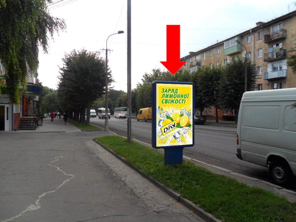 `Ситилайт №153889 в городе Ровно (Ровенская область), размещение наружной рекламы, IDMedia-аренда по самым низким ценам!`