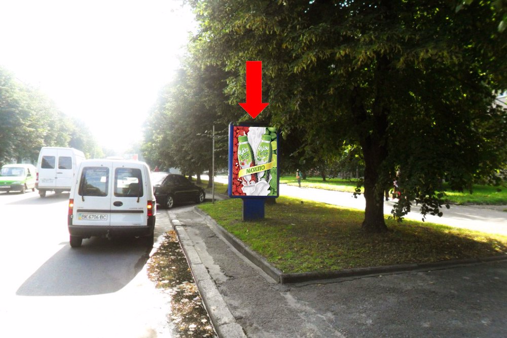 `Ситилайт №153900 в городе Ровно (Ровенская область), размещение наружной рекламы, IDMedia-аренда по самым низким ценам!`