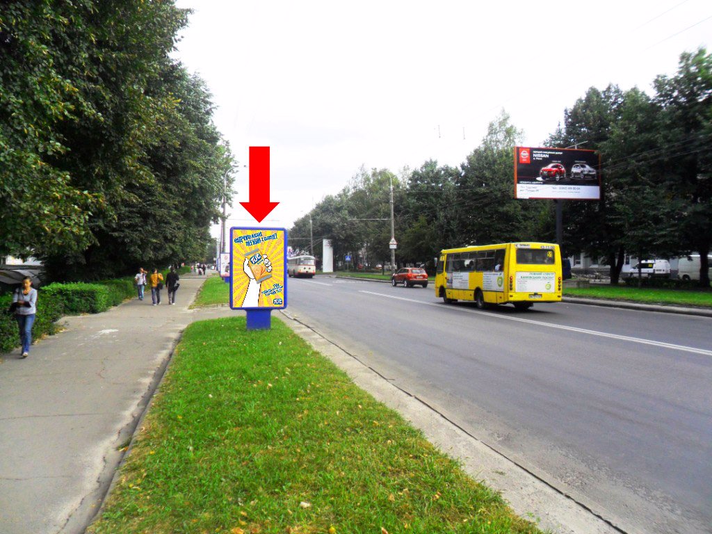 `Ситилайт №153913 в городе Ровно (Ровенская область), размещение наружной рекламы, IDMedia-аренда по самым низким ценам!`