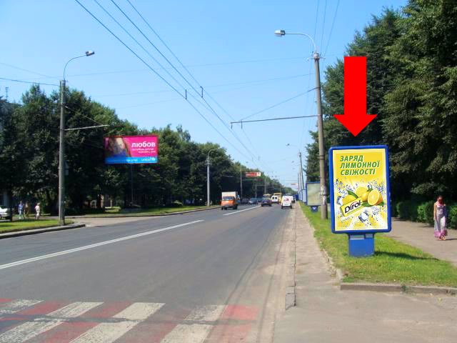 `Ситилайт №153924 в городе Ровно (Ровенская область), размещение наружной рекламы, IDMedia-аренда по самым низким ценам!`
