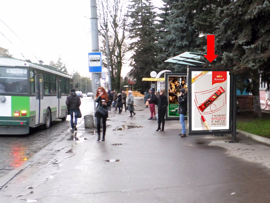 `Ситилайт №153931 в городе Ровно (Ровенская область), размещение наружной рекламы, IDMedia-аренда по самым низким ценам!`