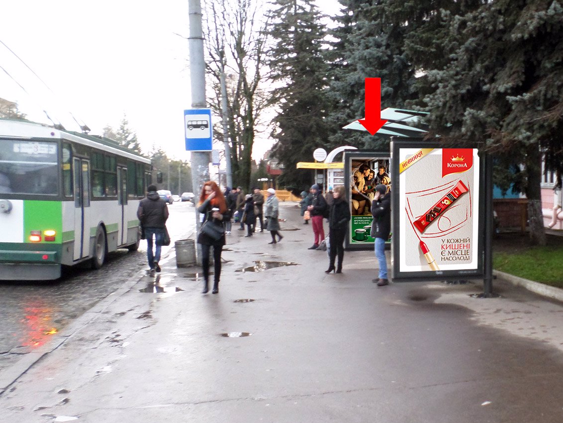 `Ситилайт №153932 в городе Ровно (Ровенская область), размещение наружной рекламы, IDMedia-аренда по самым низким ценам!`