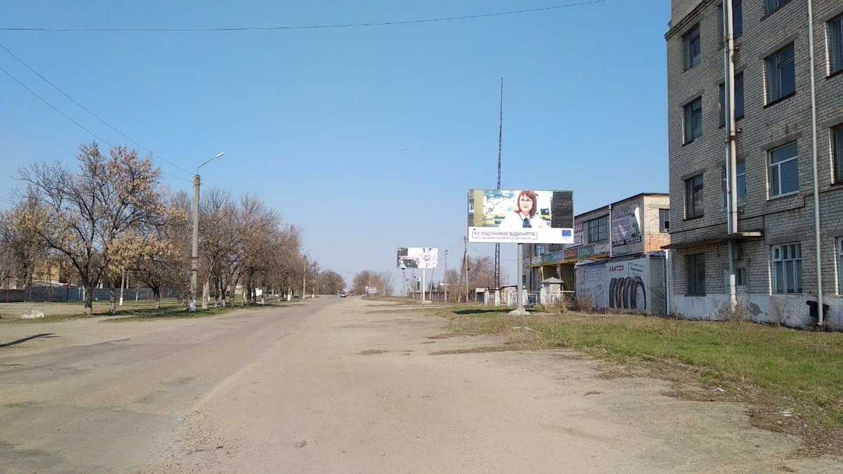 `Билборд №187117 в городе Токмак (Запорожская область), размещение наружной рекламы, IDMedia-аренда по самым низким ценам!`