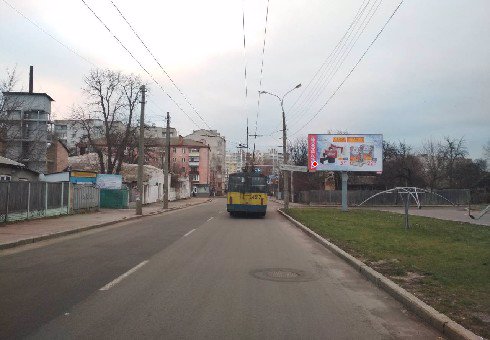 `Билборд №202721 в городе Чернигов (Черниговская область), размещение наружной рекламы, IDMedia-аренда по самым низким ценам!`