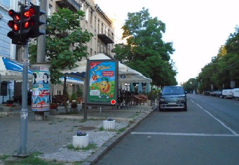 `Ситилайт №203030 в городе Одесса (Одесская область), размещение наружной рекламы, IDMedia-аренда по самым низким ценам!`