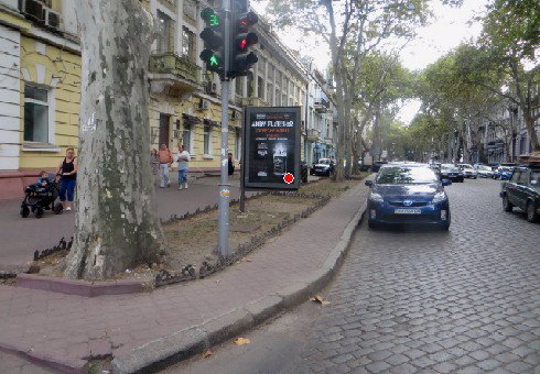 `Ситилайт №203411 в городе Одесса (Одесская область), размещение наружной рекламы, IDMedia-аренда по самым низким ценам!`