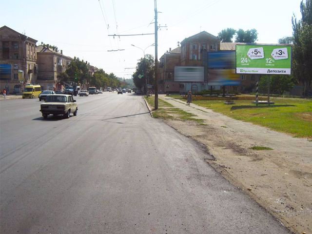 `Билборд №204875 в городе Кривой Рог (Днепропетровская область), размещение наружной рекламы, IDMedia-аренда по самым низким ценам!`