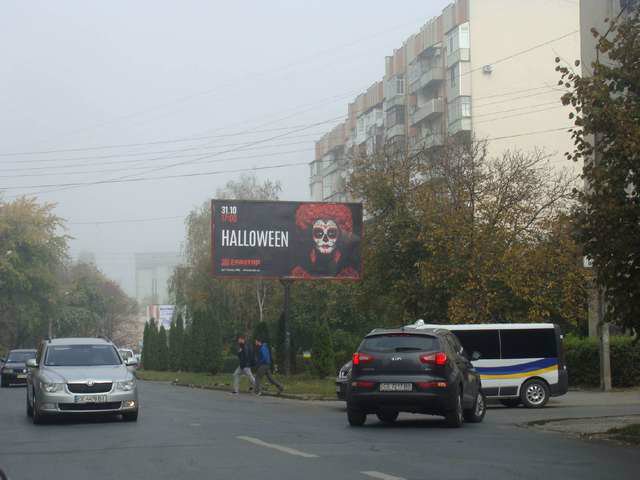 Білборд №206586 в місті Чернівці (Чернівецька область), розміщення зовнішнішньої реклами, IDMedia-оренда найнижчі ціни!