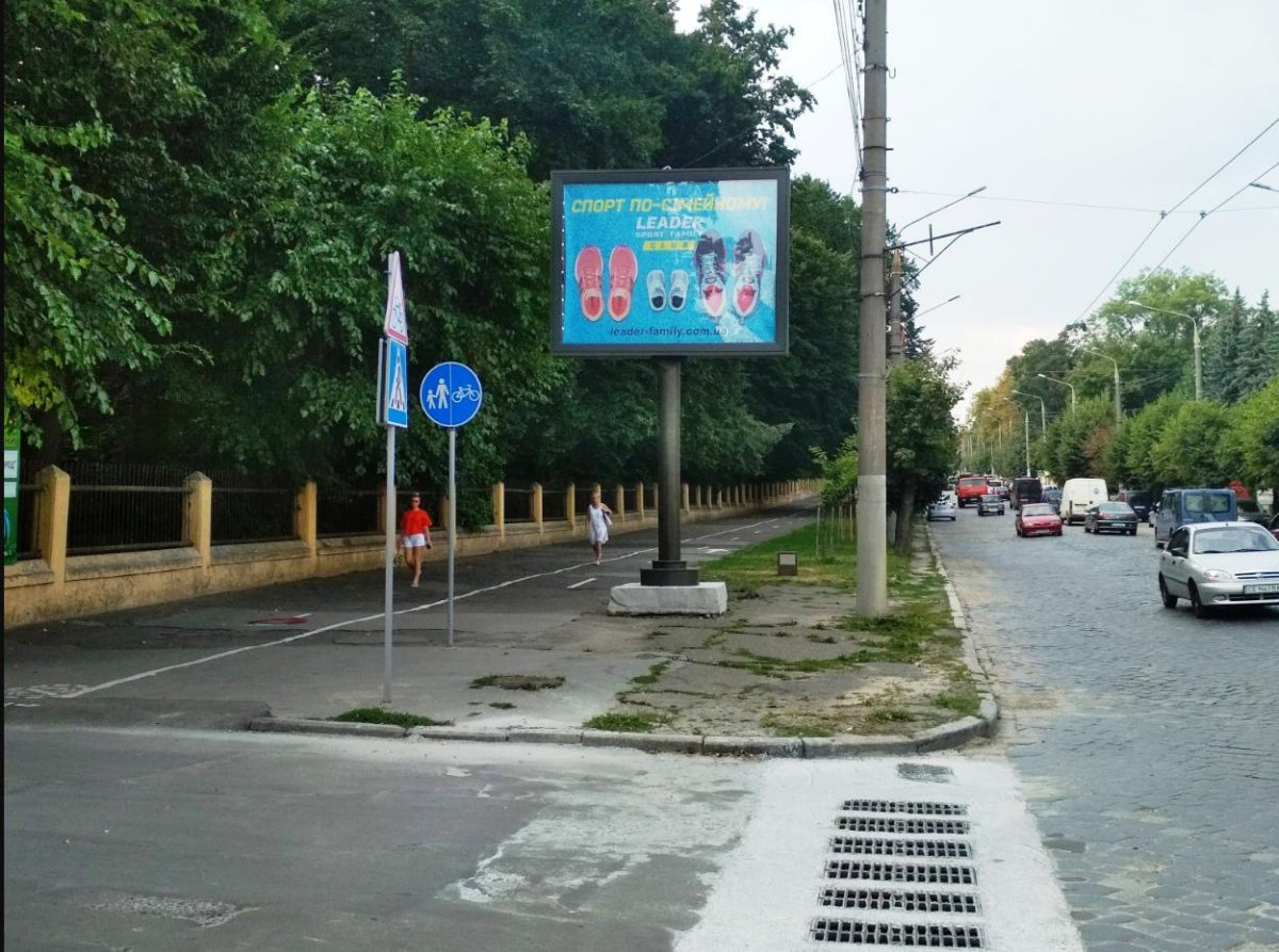 Скрол №212358 в місті Чернівці (Чернівецька область), розміщення зовнішнішньої реклами, IDMedia-оренда найнижчі ціни!