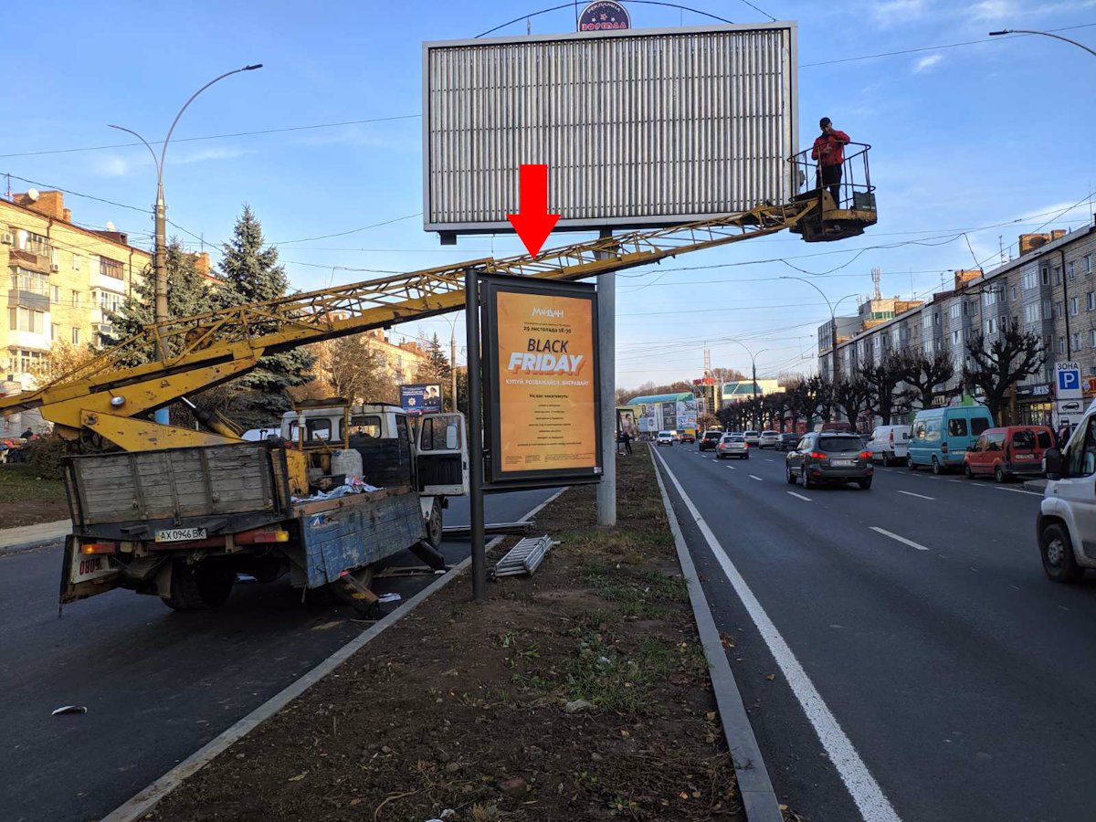 `Скролл №212618 в городе Черновцы (Черновицкая область), размещение наружной рекламы, IDMedia-аренда по самым низким ценам!`