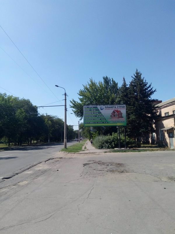 Білборд №215056 в місті Краматорськ (Донецька область), розміщення зовнішнішньої реклами, IDMedia-оренда найнижчі ціни!