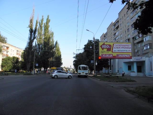 `Билборд №216432 в городе Сумы (Сумская область), размещение наружной рекламы, IDMedia-аренда по самым низким ценам!`