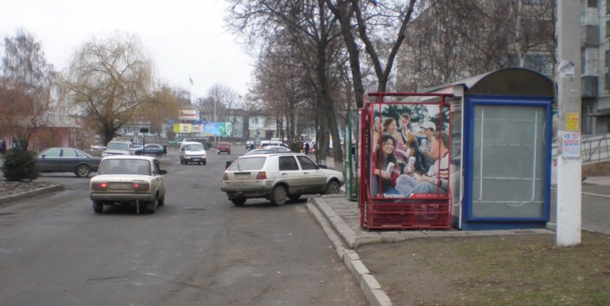 Зупинка №217764 в місті Гадяч (Полтавська область), розміщення зовнішнішньої реклами, IDMedia-оренда найнижчі ціни!