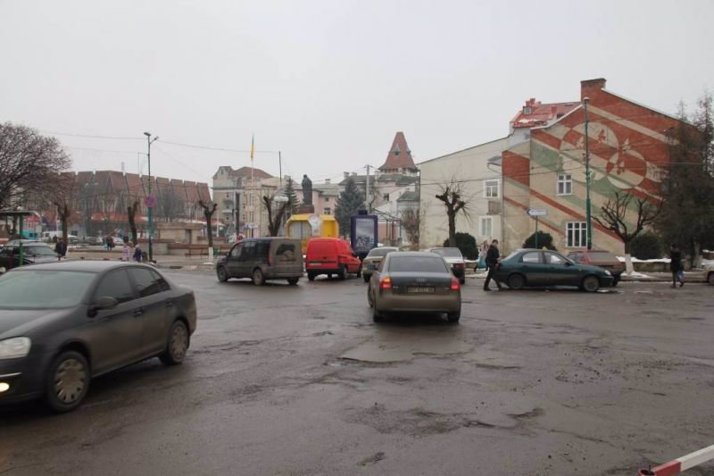 `Скролл №219012 в городе Надвирна (Ивано-Франковская область), размещение наружной рекламы, IDMedia-аренда по самым низким ценам!`